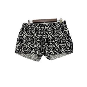 Old Navy Women’s Size 6 White & Black Blackjack” Everyday Shorts 100% Cotton